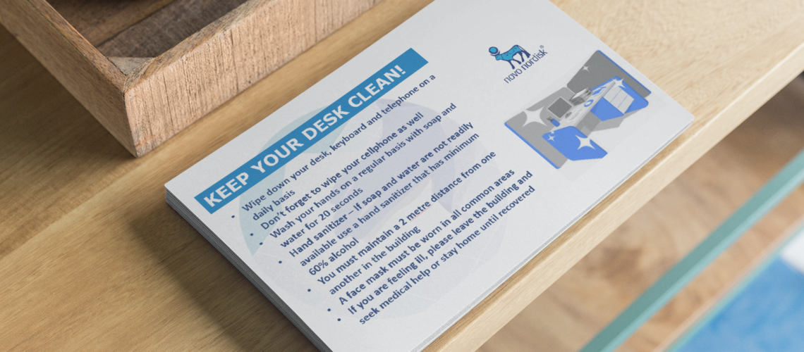 mockup-of-a-pile-of-horizontal-flyers-on-a-wooden-table-21854
